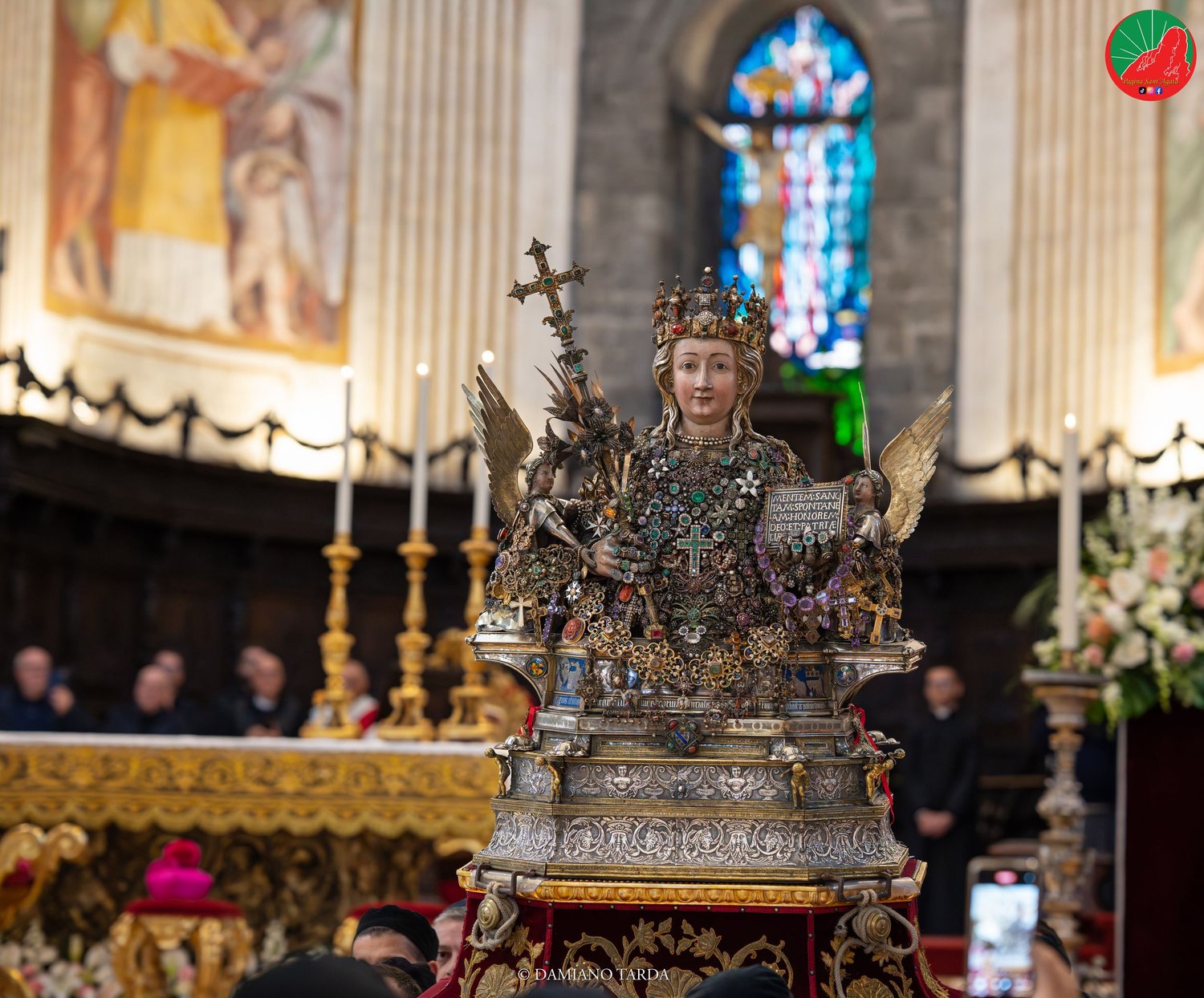 Il Busto di Sant'Agata sull'altare maggiore della Cattedrale di Catania.