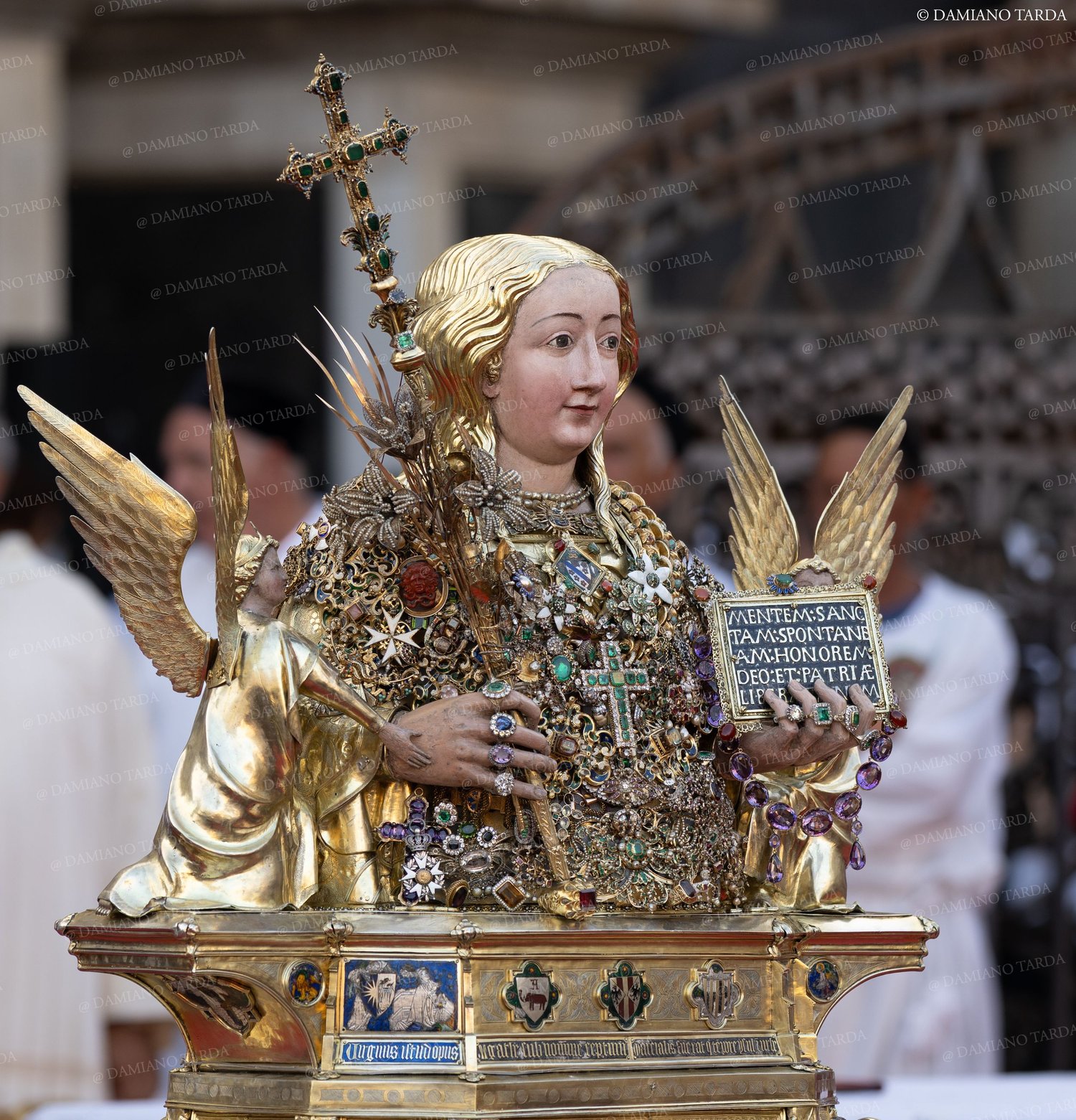 Il Busto reliquiario di Sant'Agata dopo il restauro, senza ex voto, in primo piano. IX centenario, 2026.