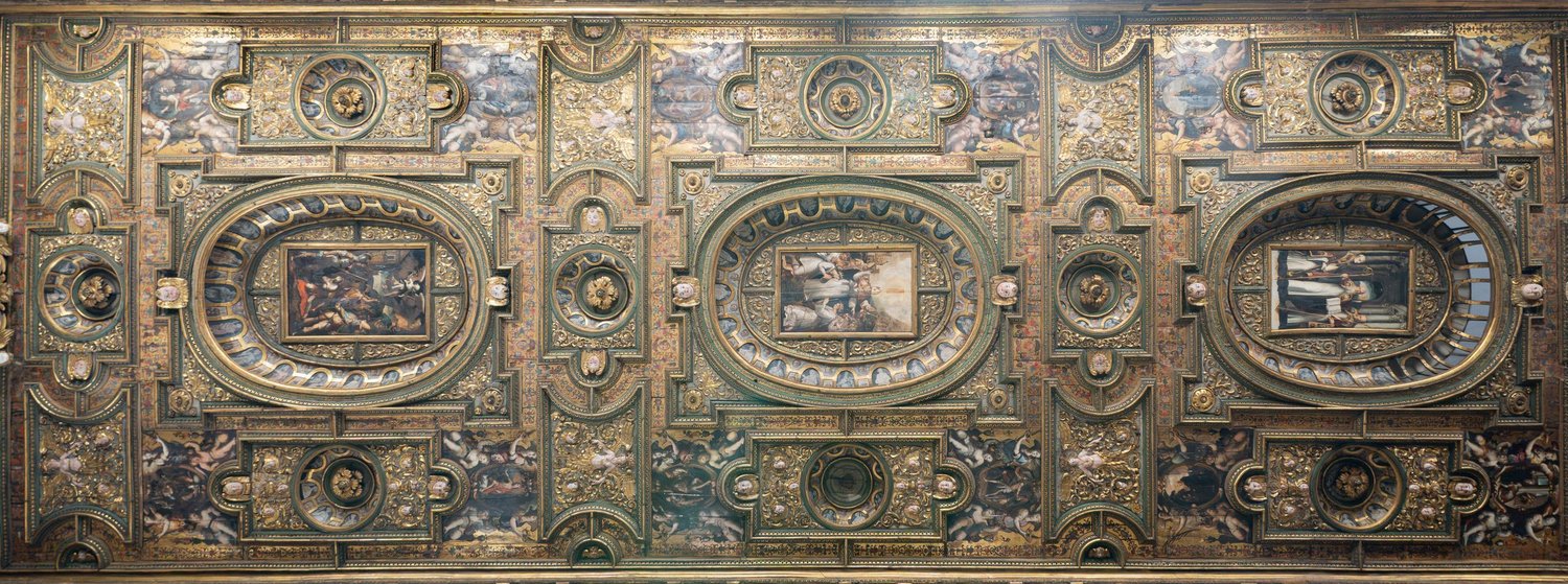 Napoli, San Gregorio Armeno, soffitto ligneo a cassettoni dorato (dal 1580) con tele di Teodoro d'Errico.