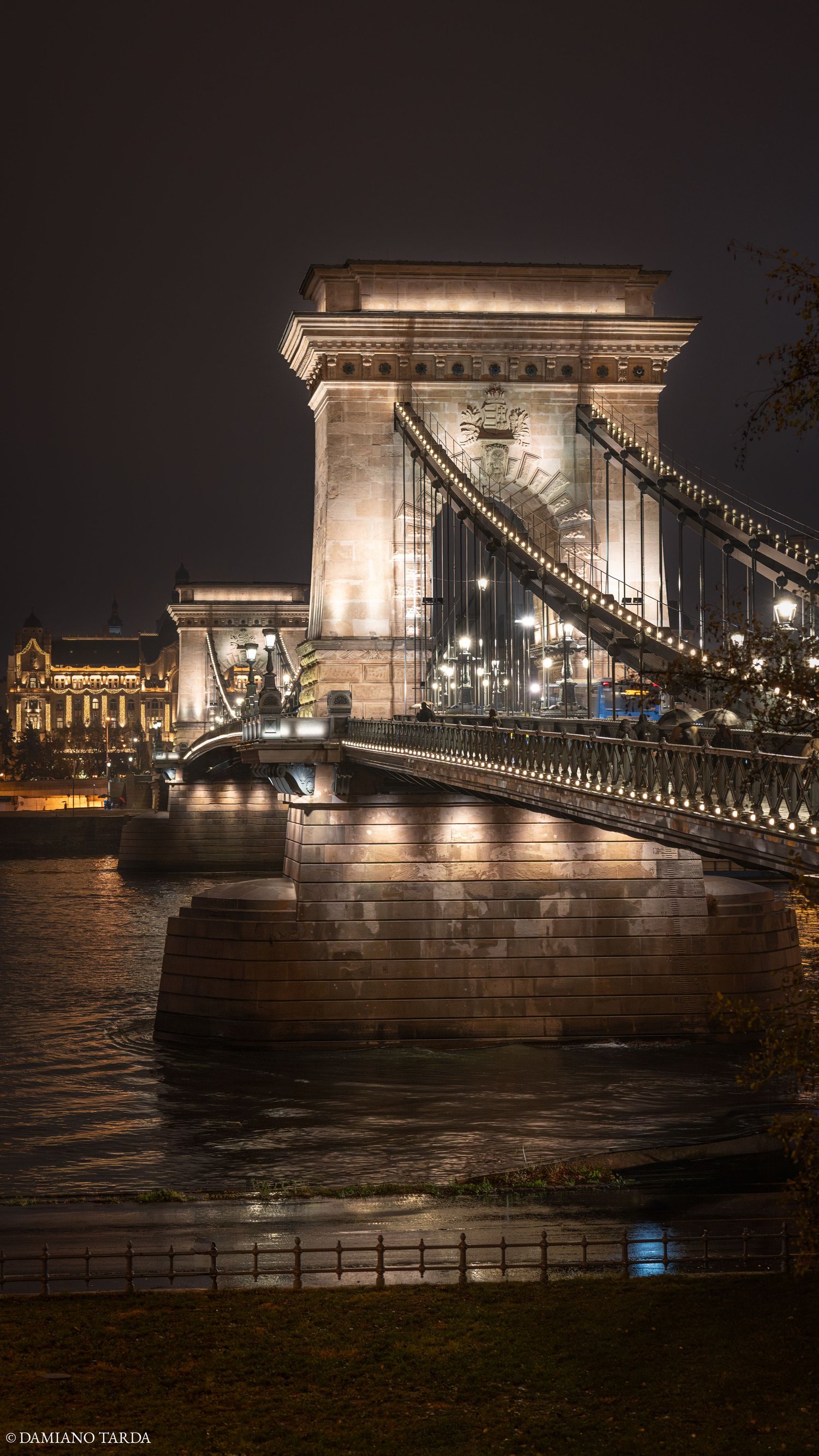 Ponte delle catene, Budapest, Ungheria. Hungary. Foto notturna